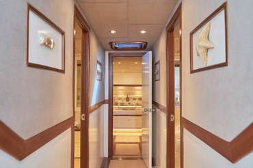 Grand Sailor Photo 12